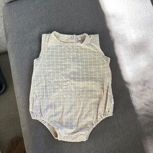 Pouf Baby Tan Grid Romper